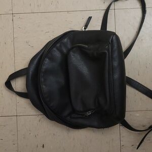 Universal thread backpack
